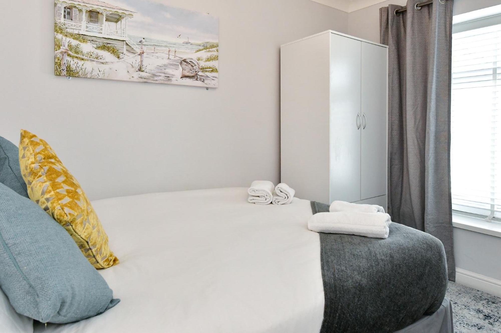 Free Parking - Heart Of The City - Superb Townhouse & Garden - Peaceful Area But Only 5Min Walk To Beach, Shops, Bars, Arena, Marina, Parks Swansea Exterior foto