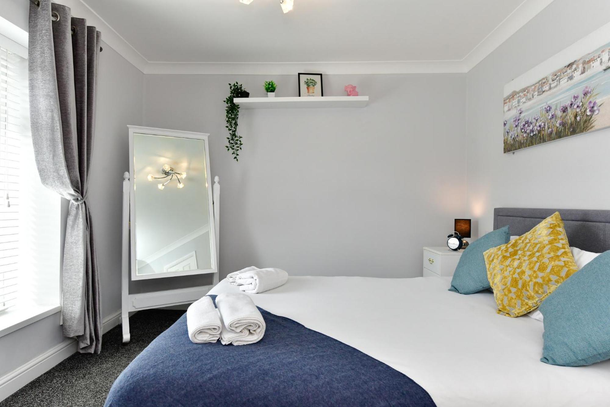 Free Parking - Heart Of The City - Superb Townhouse & Garden - Peaceful Area But Only 5Min Walk To Beach, Shops, Bars, Arena, Marina, Parks Swansea Exterior foto