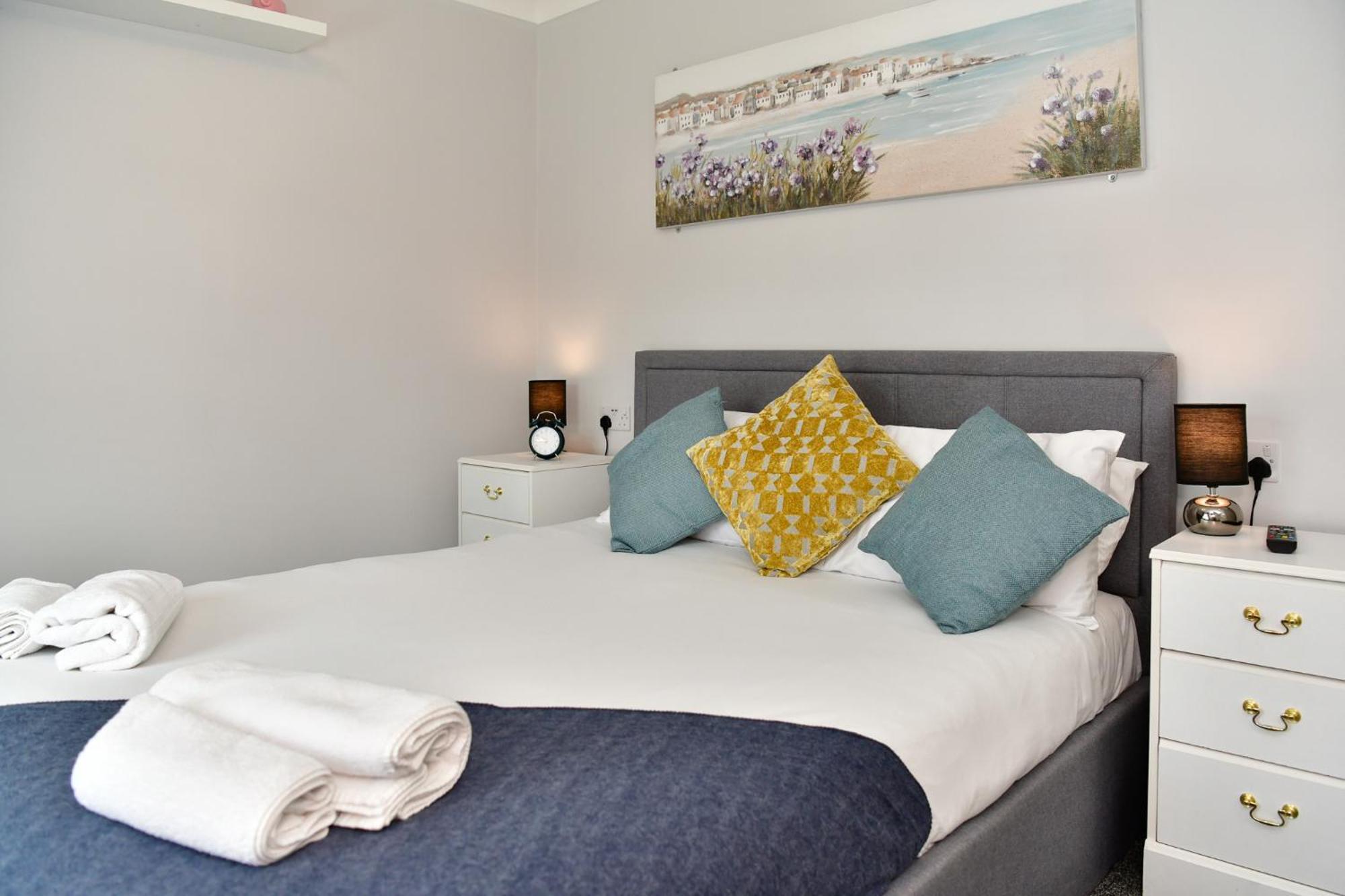 Free Parking - Heart Of The City - Superb Townhouse & Garden - Peaceful Area But Only 5Min Walk To Beach, Shops, Bars, Arena, Marina, Parks Swansea Exterior foto