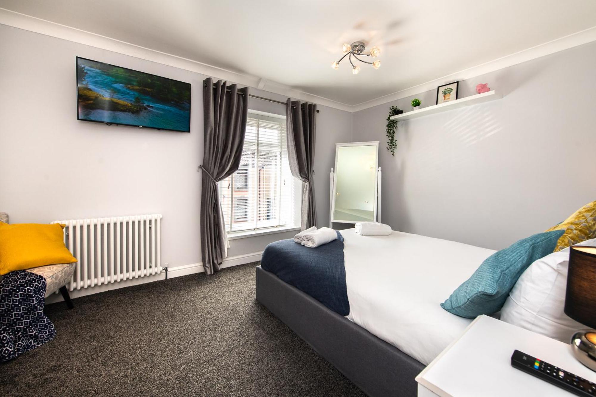 Free Parking - Heart Of The City - Superb Townhouse & Garden - Peaceful Area But Only 5Min Walk To Beach, Shops, Bars, Arena, Marina, Parks Swansea Exterior foto